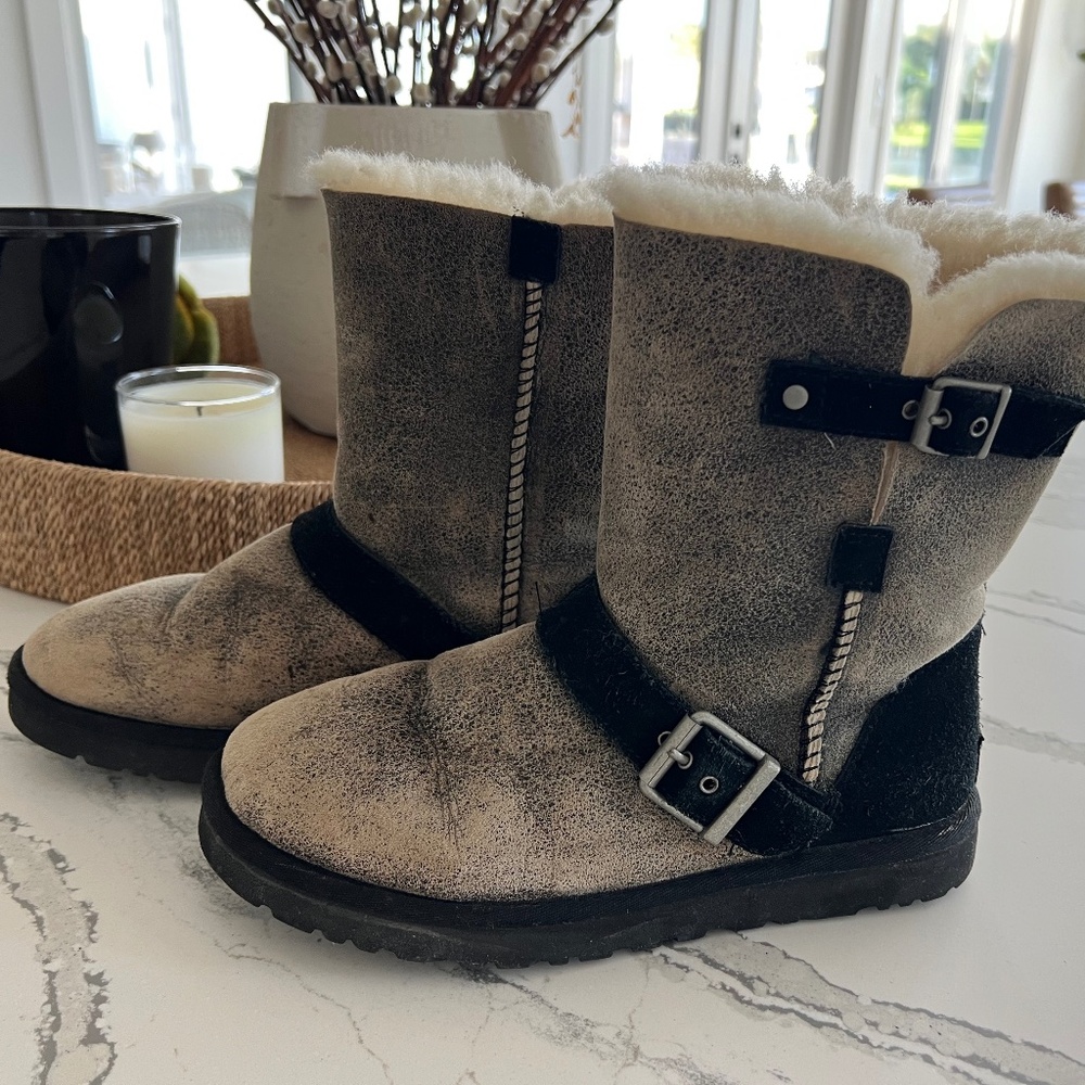 UGG Biker/Bomber Style Classic Length Sheepskin Boot- Sz 7